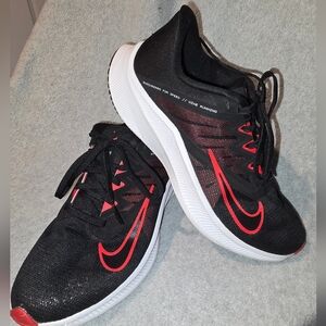 Nike Quest 3 'Black University Red' CD0230-004